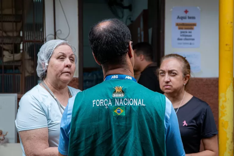 Governo do Brasil intensifica resposta às chuvas que castigam a Zona da Mata mineira.