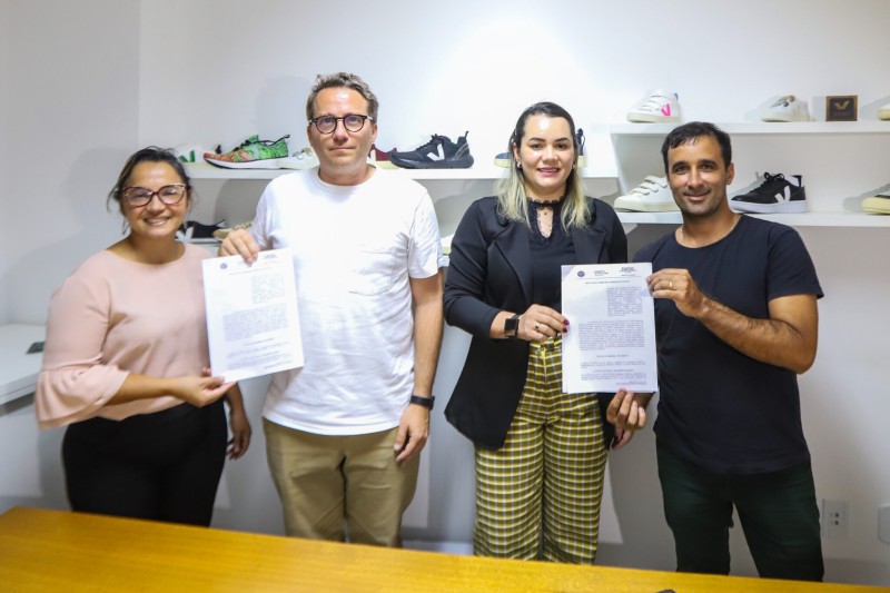 Estado firma cooperação com francesa Vert para capacitação de jovens extrativistas