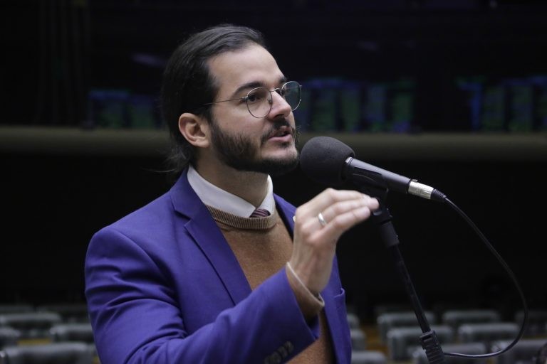 Proposta concede adicional de periculosidade de 30% para porteiros