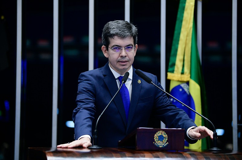 Motoristas de transporte e entrega podem ser isentos de taxas de renovação da CNH
