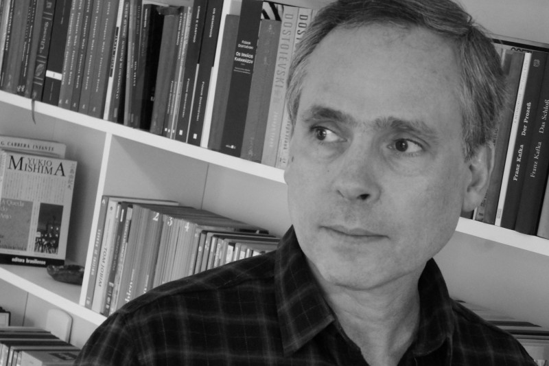 Marcelo Sandmann ministra oficina de leitura e escrita poética na Biblioteca Pública