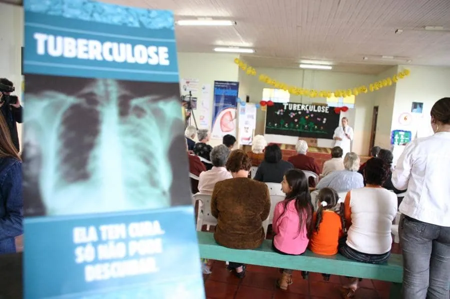 MSF alerta para urgência de investimentos e vontade política no enfrentamento da tuberculose infantil.