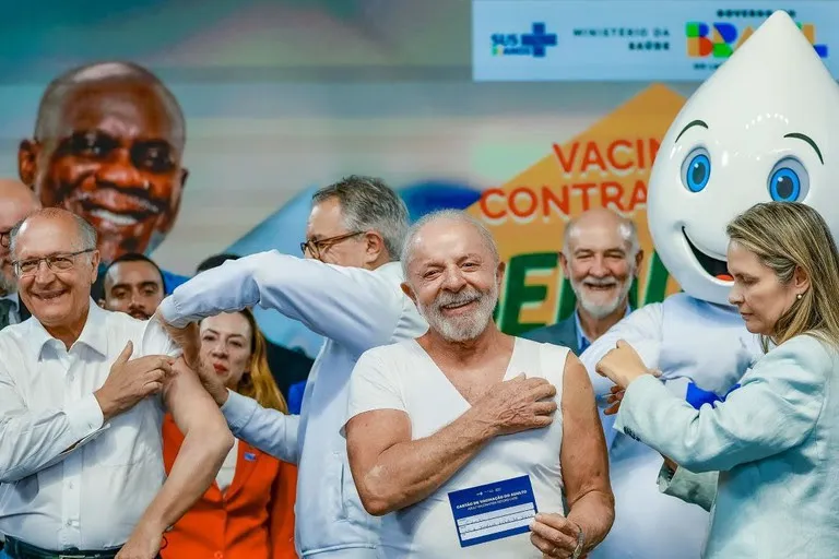 Com Lula e Alckmin vacinados em Anápolis (GO), Governo do Brasil promove a Campanha Nacional de Vacinação contra a Influenza.