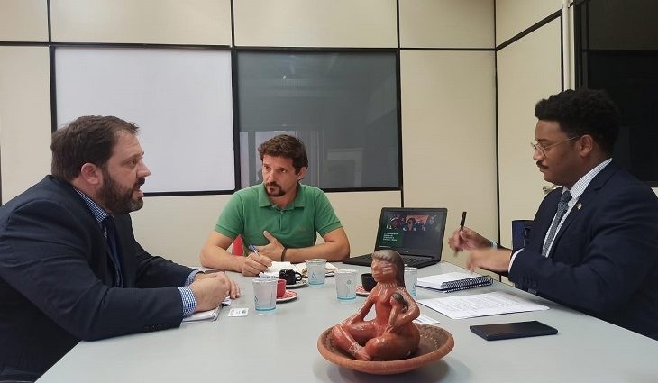 Secretário-adjunto da Secic recebe visita de adido dos Estados Unidos