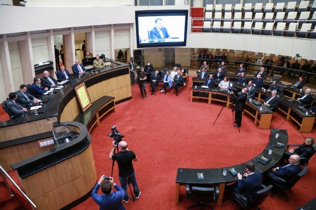 Com a presença do governador, sessão especial na Alesc celebra 15 anos da conquista por SC de zona livre de aftosa sem vacinação