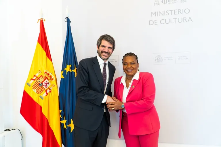 Brasil e Espanha avançam em parceria cultural com foco em inclusão e direitos culturais.