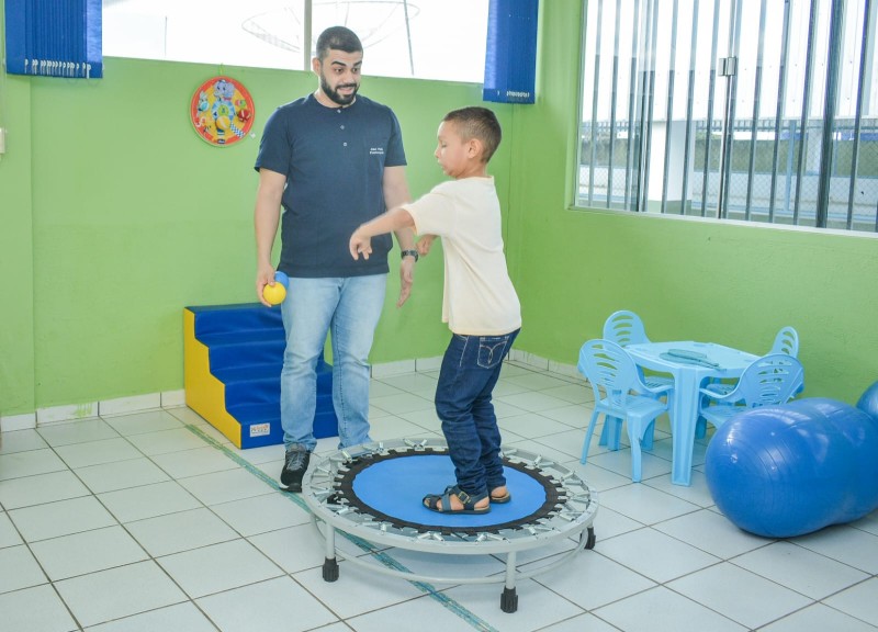 Governo realiza atendimentos às pessoas com autismo em Cruzeiro do Sul