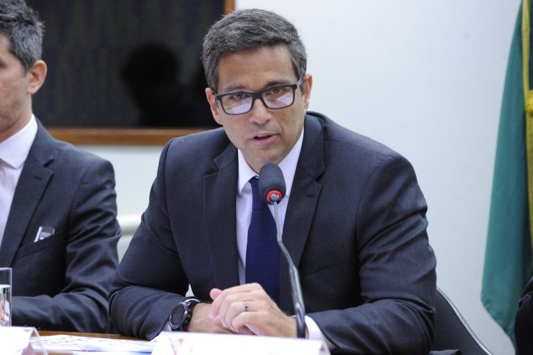 Comissão recebe presidente do Banco Central para discutir inflação e taxa de juros