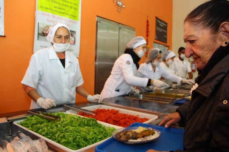 Comissão debate importância de nutrição especializada para idoso