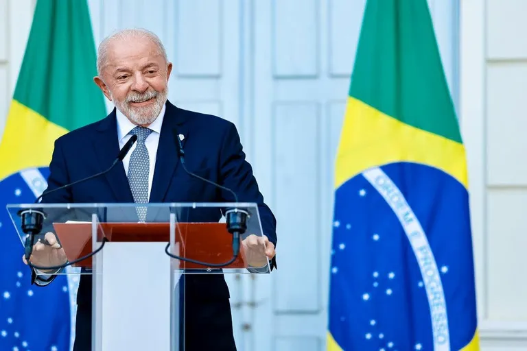 Presidente Lula da Silva concedeu entrevista coletiva à imprensa, na Residência da Missão Permanente do Brasil junto às Nações Unidas, em Genebra - Suíça. Foto: Ricardo Stuckert / PR