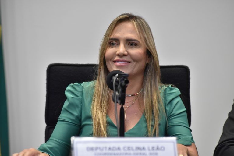 Parlamentares afirmam que mulheres têm dificuldade no acesso a espaços de poder