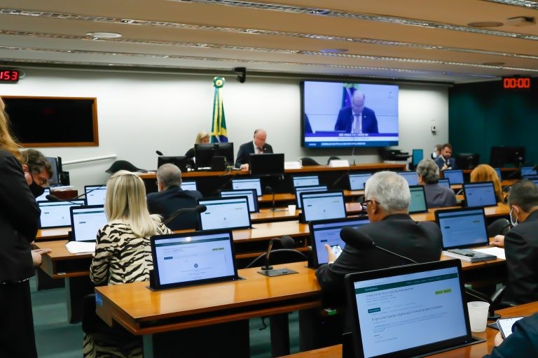 Conselho de Ética reúne-se para votar pareceres nesta quarta