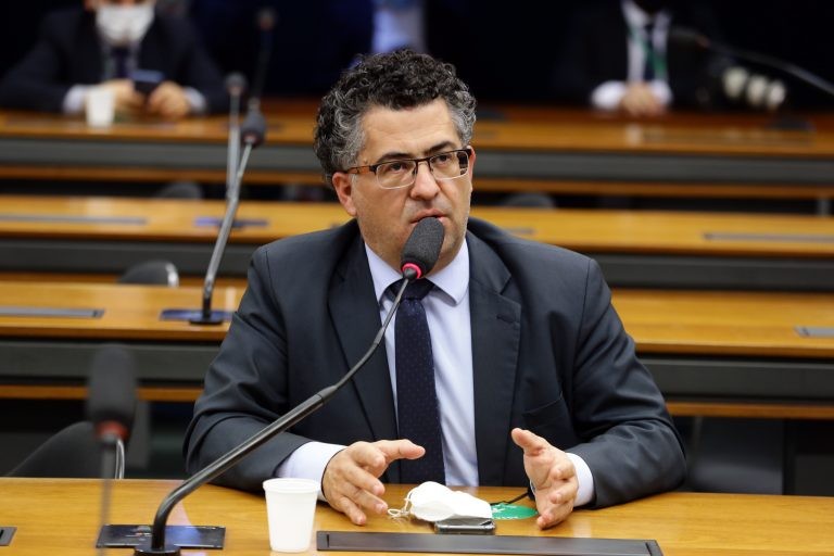 CCJ aprova atendimento precoce em escola para crianças com necessidades especiais