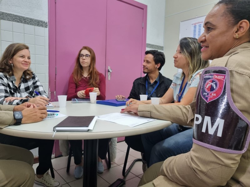Semdes e entidades da rede de proteção à mulher em situação de violência doméstica discutem procedimentos