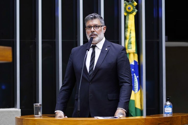 Projeto prevê sala reservada para descarregar armas em aeroportos
