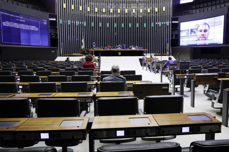Inaugurado para votações na pandemia, Plenário Virtual é incorporado à rotina da Câmara