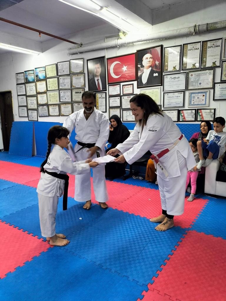 Investigadora da PC-AM realiza seminário de karatê na Turquia