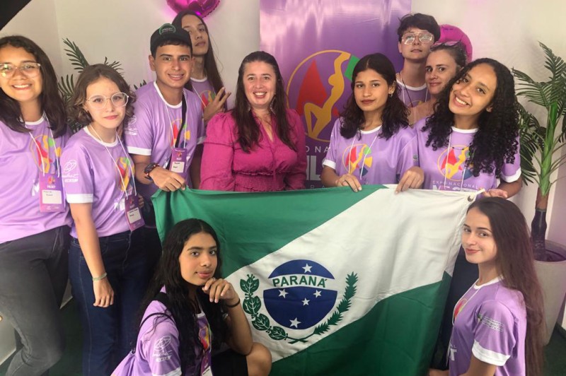 Preocupação ambiental de estudantes de Primeiro de Maio gera projeto premiado em feira