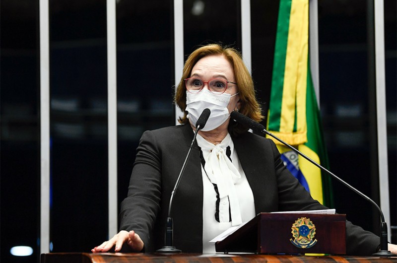 Zenaide Maia crítica governo federal por cortes no orçamento do MEC
