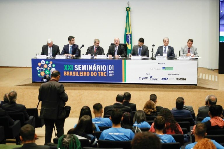 Com críticas à Petrobras, seminário aponta soluções para entraves do transporte rodoviário de cargas
