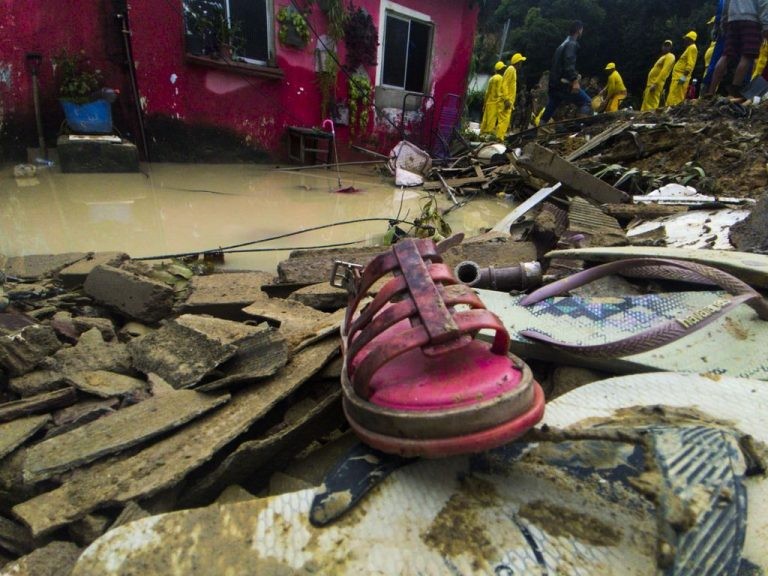 Câmara cria comissão externa para acompanhar desastres causados pela chuva em Pernambuco