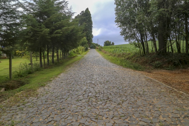 Estado investe na pavimentação de estrada rural que liga Nova Aliança do Ivaí a Paraíso do Norte