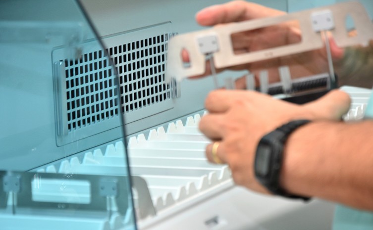 Lacen inicia processamento de amostras recolhidas na IPC Laboratórios