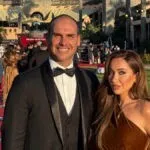 Mansões, carros de luxo, viagens: a vida de Eduardo Bolsonaro e Figueiredo nos EUA.