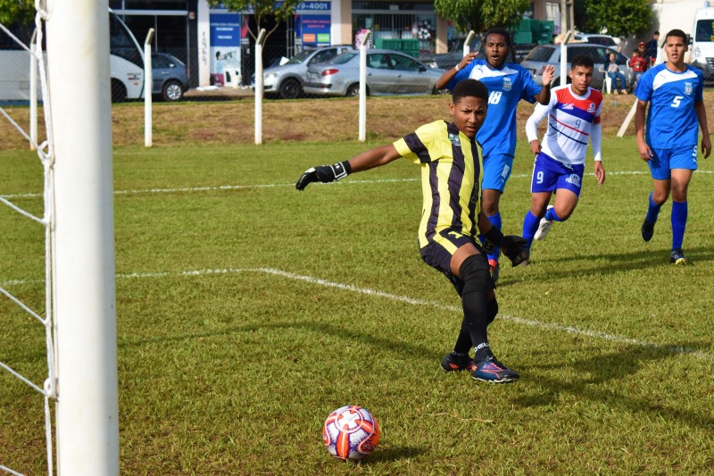 Com participação de 10 mil atletas, 12 municípios recebem as finais regionais do Paraná Bom de Bola