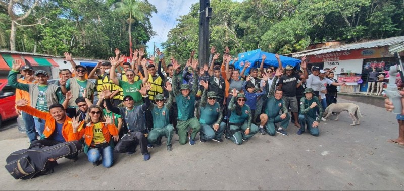 PMAM retira cerca de 2 toneladas de lixo do lago do Tarumã