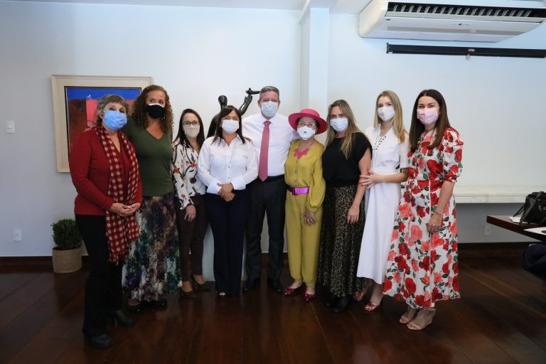 Secretaria da Mulher lança curso para aumentar participação feminina na política