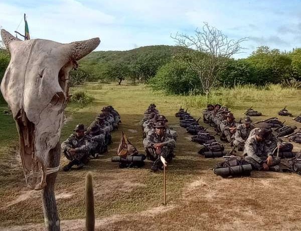 PM do Ceará se destaca em curso intensivo de operações e sobrevivência na caatinga