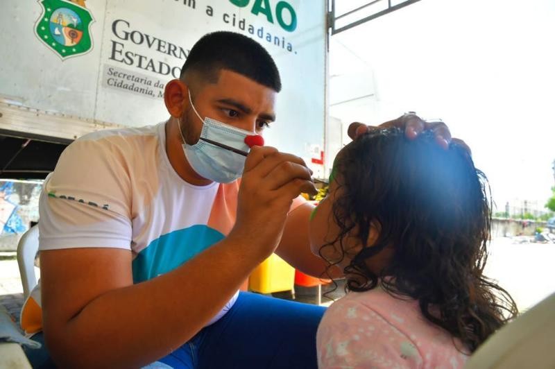 Ação integrada leva assistência social, saúde e cidadania para territórios de vulnerabilidade social de Fortaleza