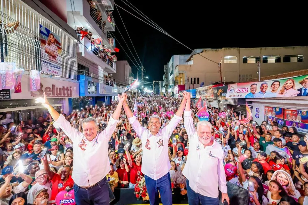 Comício, neste sábado (19), em Santa Maria da Vitória, na Bahia. Foto: Divulgação / Assessoria