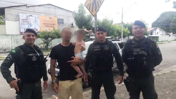Criança é salva por equipe da PMCE após engasgo com maçã, em Maracanaú