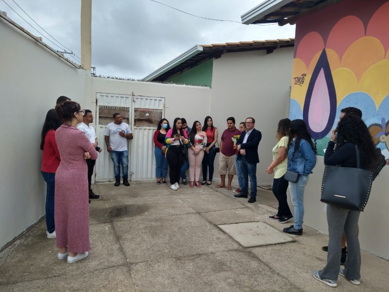 Unidade Municipal de Acolhimento tem área externa reformada por estudantes de Arquitetura da Fainor