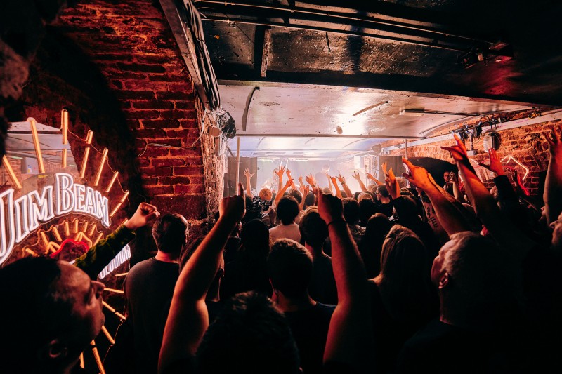 Rock & Bourbon: Muse estreia campanha global de Jim Beam