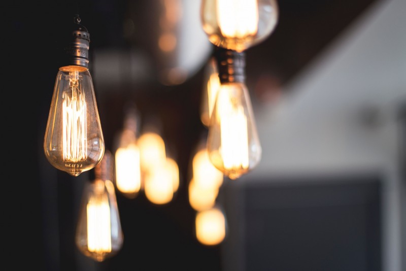 Especialista comenta tendências de iluminação para melhorar o ambiente