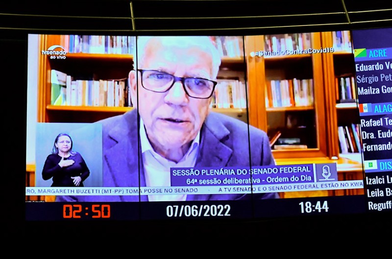 Para Oriovisto, proposta para reduzir preço dos combustíveis é 'estelionato eleitoral'