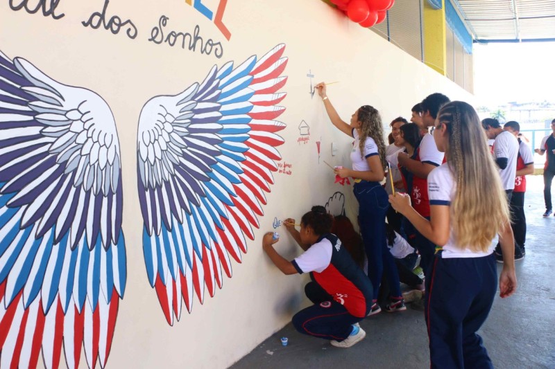 ‘Mural dos Sonhos’: escola da rede estadual usa estímulos visuais para alunos projetarem seus futuros