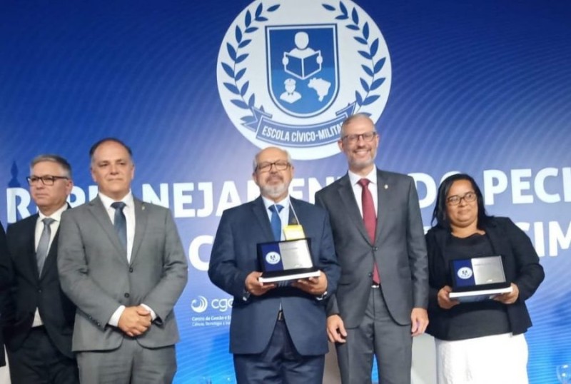 Smed participa do replanejamento do Programa das Escolas Cívico-Militares, que incluiu a Escola Carlos Santana