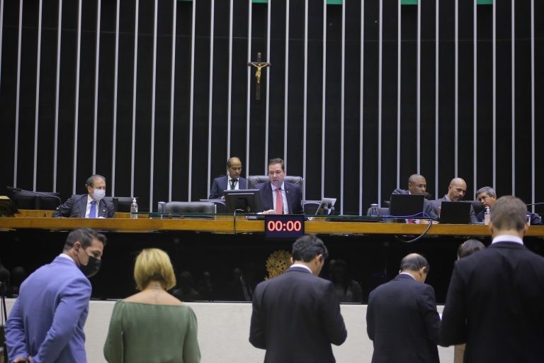Câmara analisa MP que libera R$ 480 milhões para ajuda a municípios atingidos por chuva; acompanhe
