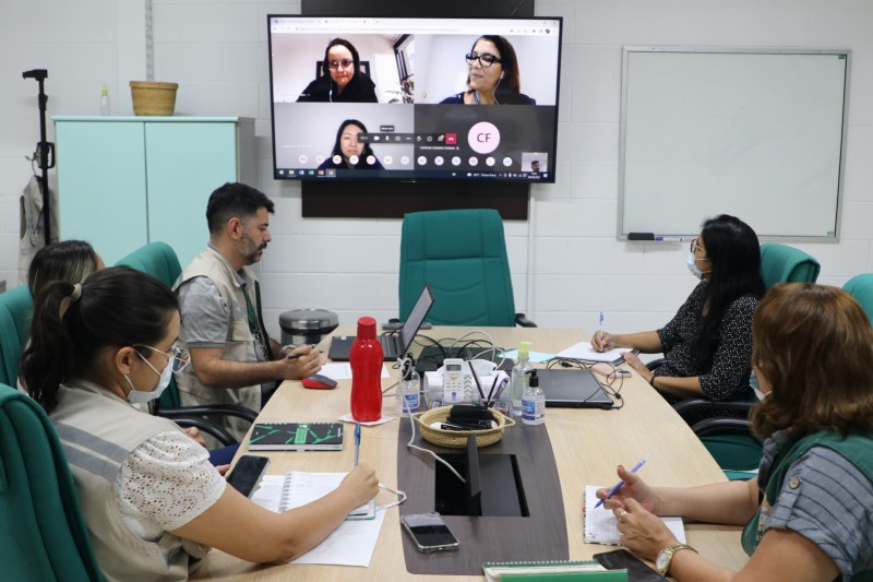 FVS-RCP realiza reunião de orientação técnica para farmácias e drogarias para notificação de resultados de Covid-19 no Amazonas