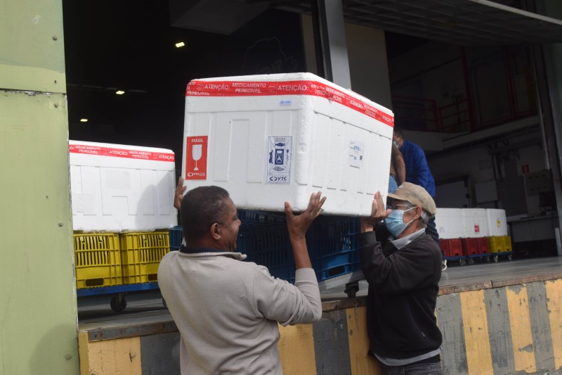 Estado abastece municípios com mais 220 mil vacinas contra a Covid-19