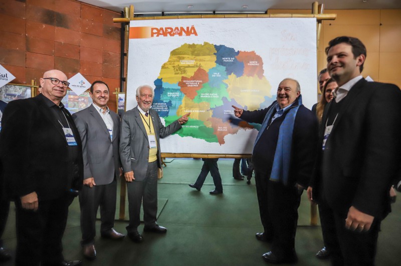 Governador em exercício destaca ações do Estado para expansão do setor na Expo Turismo