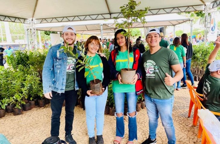 Estudantes da EE Carmelita Canale Rebuá participam de mobilização de conservação do Meio Ambiente
