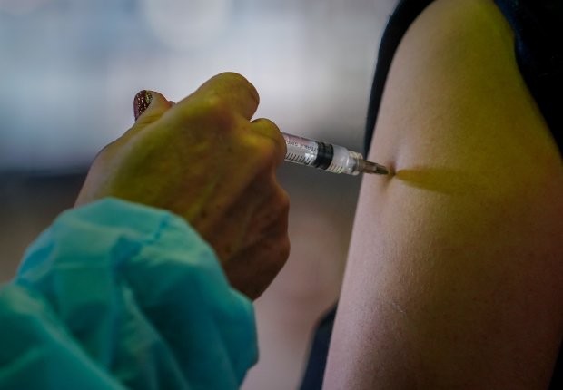 Governador volta a apelar à população para vacinação contra doenças respiratórias