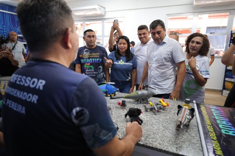 No Careiro Castanho, Governo do Estado inaugura 11º laboratório de robótica das escolas estaduais