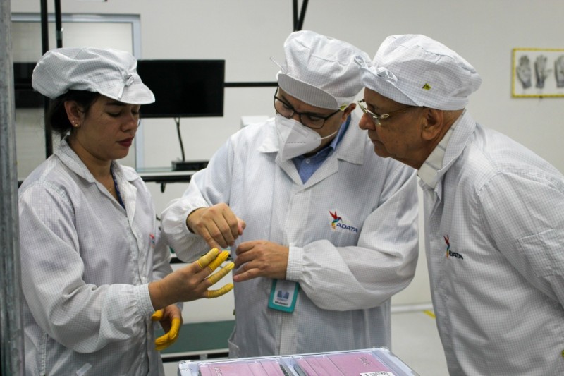 Sedecti visita fabricante profissional de módulos de memória instalada no PIM