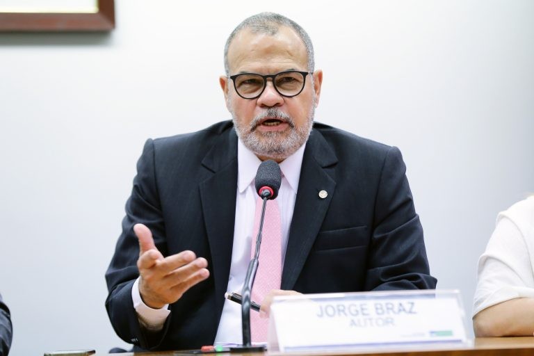 Comissão rejeita proposta que cria subsídio para custear perdas de distribuidora com 'gatos' de energia